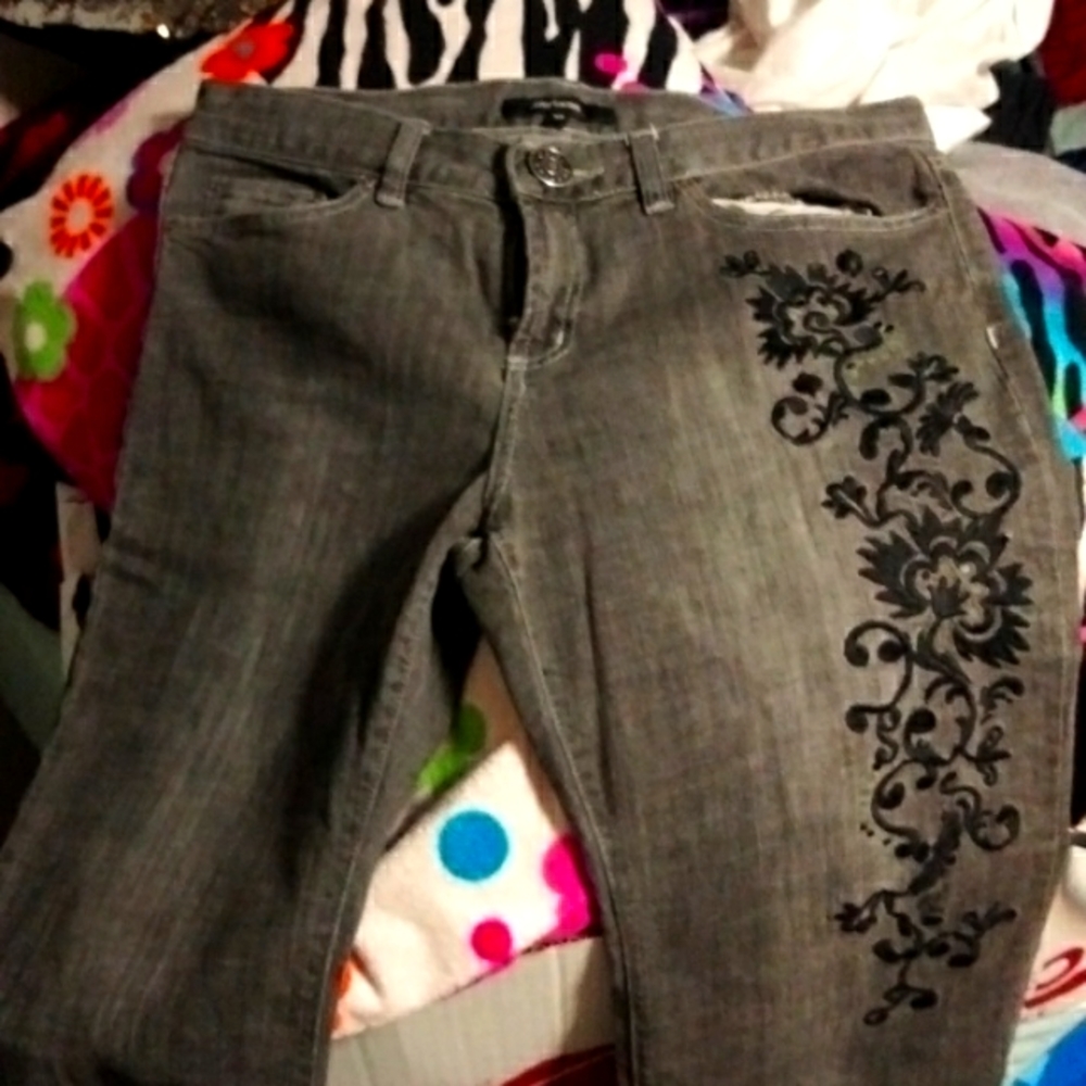 Daisy Fuentes size 10 grey washed jeans